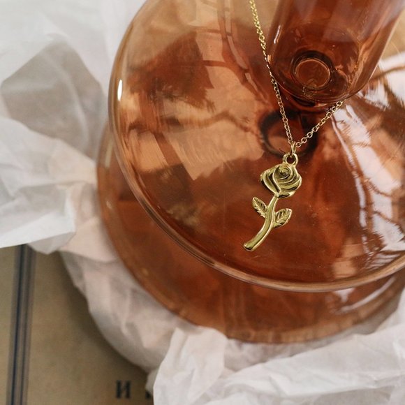 NEW 18K Gold Plated Rose Flower Pendant Necklace - Picture 10 of 10